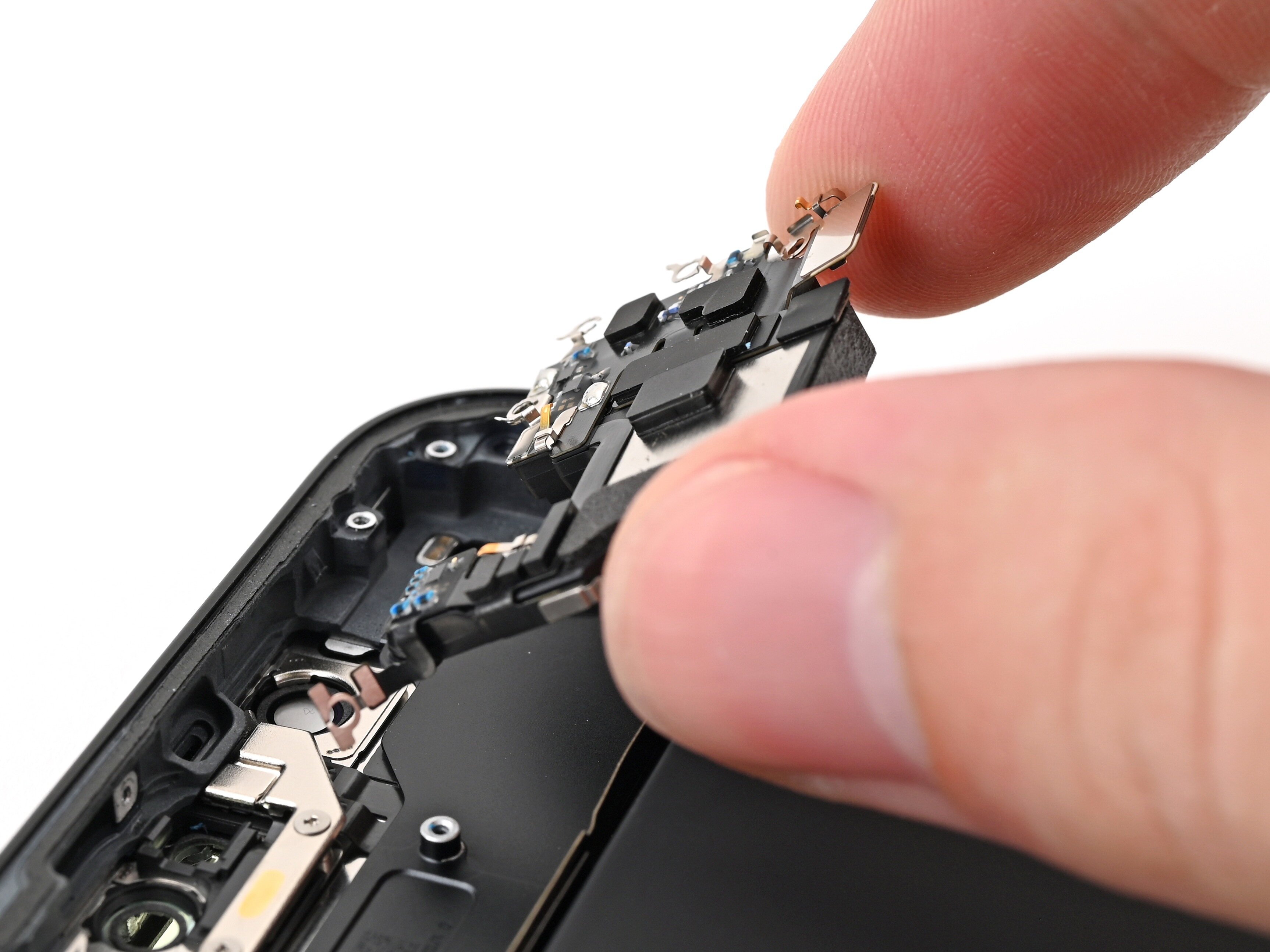 iFixit 完整教程:iPhone 17e 听筒扬声器更换步骤整理