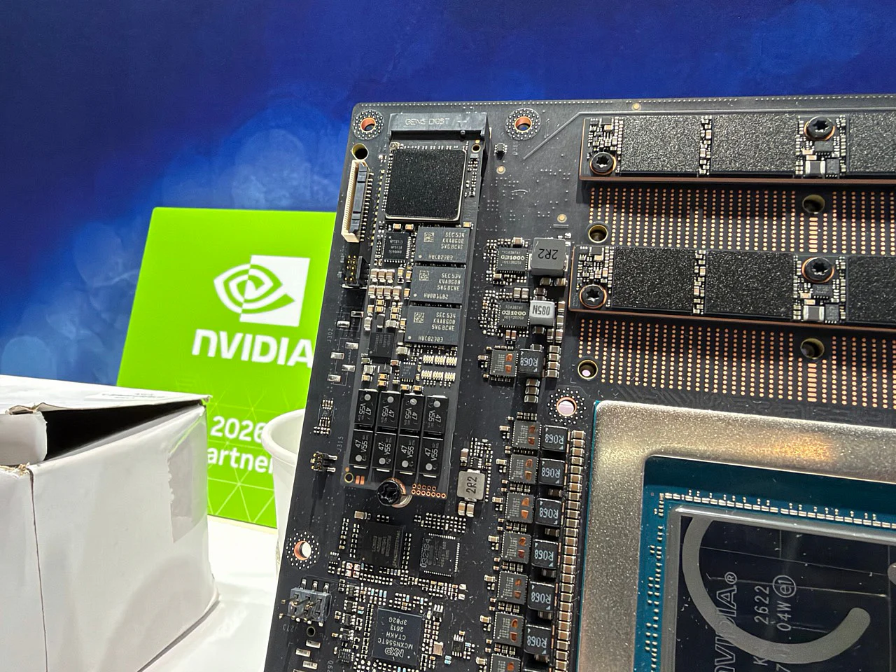 适用于 OCP 2026 4 Large 的 CMX 的 NVIDIA BlueField-4 STX 服务器