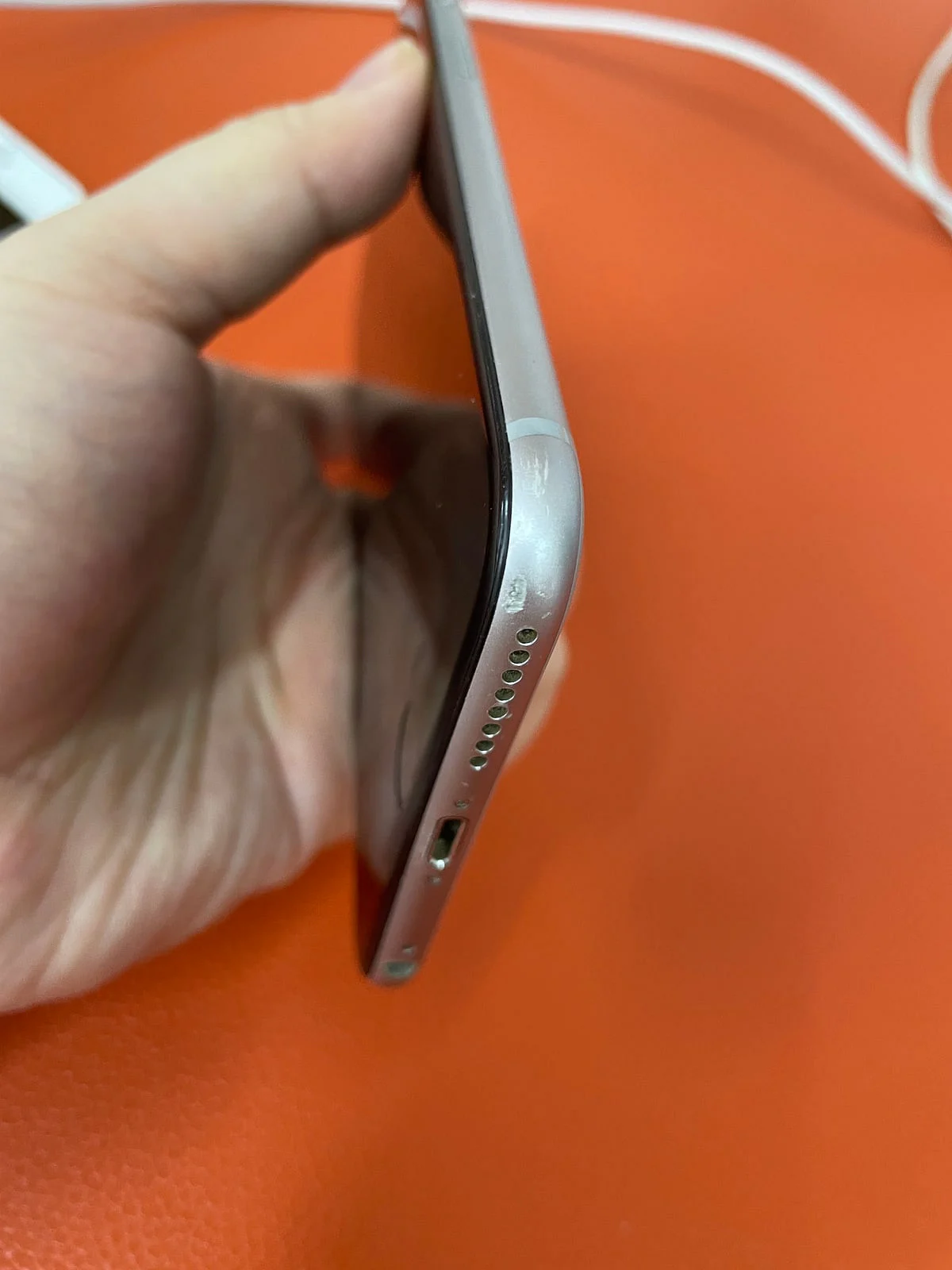 iPhone 边框与接口周围磨损检查记录