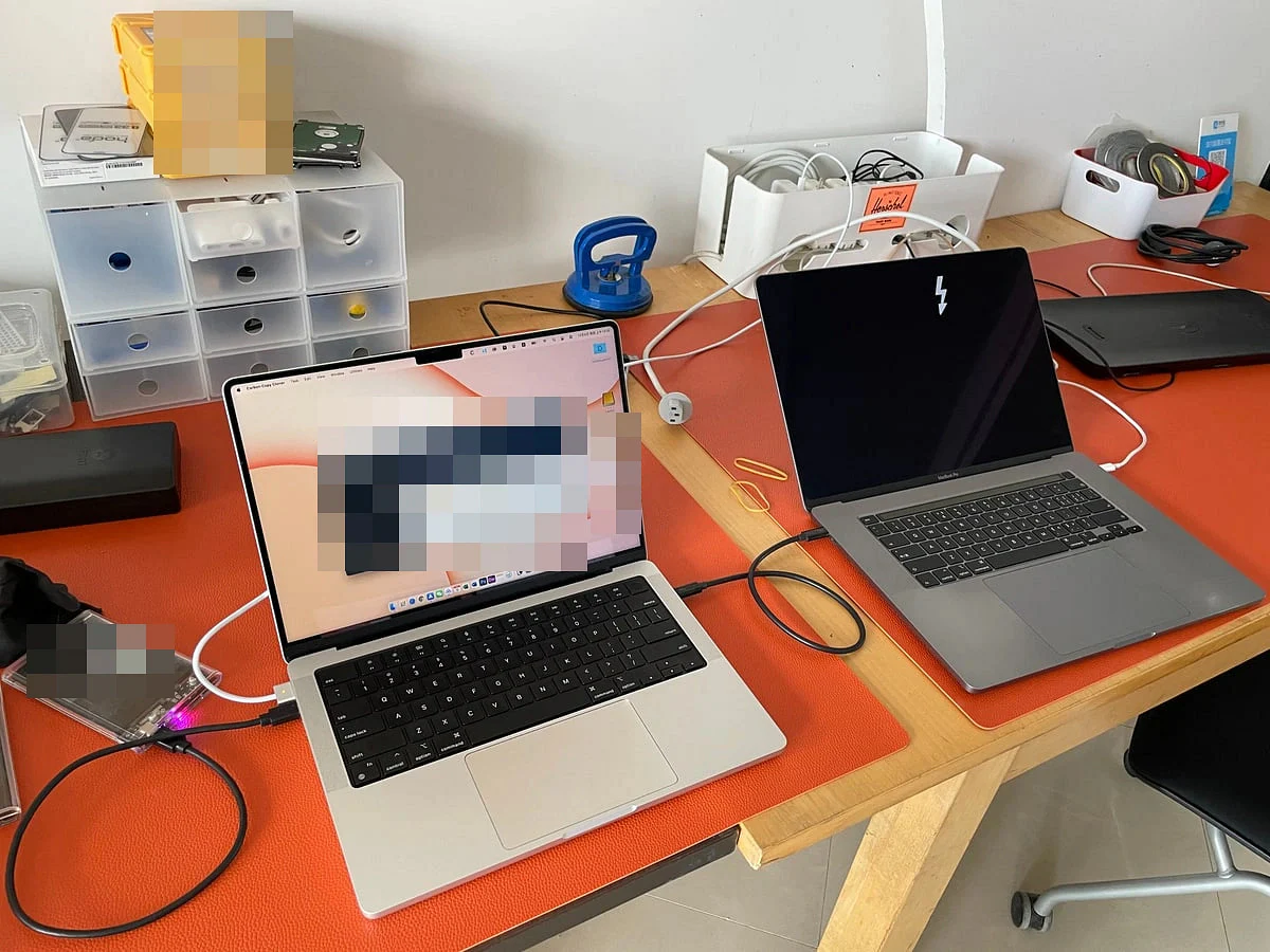 两台 MacBook 通过目标磁盘模式连接检查