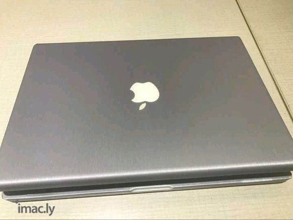 自用苹果笔记本电脑 Macbook-1.jpg