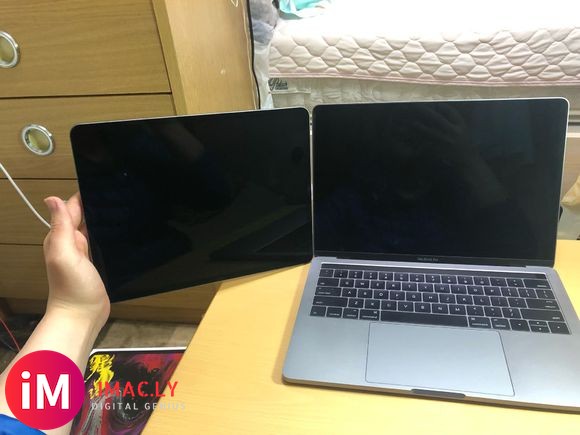 终于到货了屏幕好大 好爽看起来比13寸MacBook Pro-4.jpg