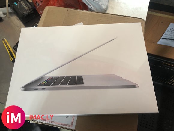 2018款MacBook Pro 15寸高配银色到手!-1.jpg