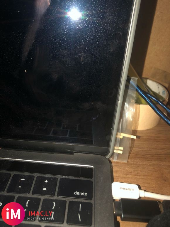 大佬们,MACBOOkPro这样,是内屏碎了吗?开机不了了,-3.jpg