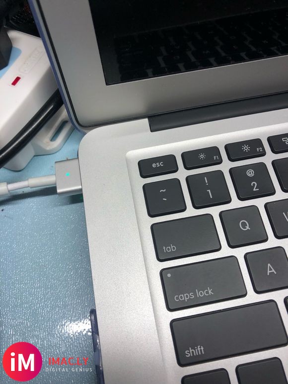 17 MacBook Air出现了开不了机问题,这是第二次了-1.jpg