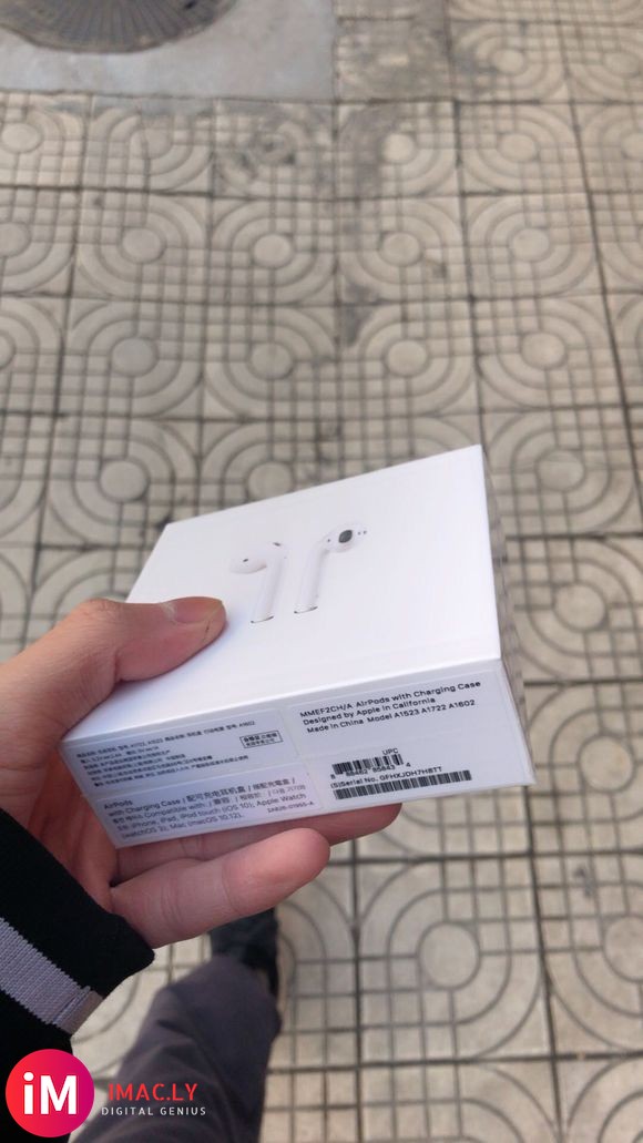 889的未拆封airpods 到了,直播开箱!-1.jpg