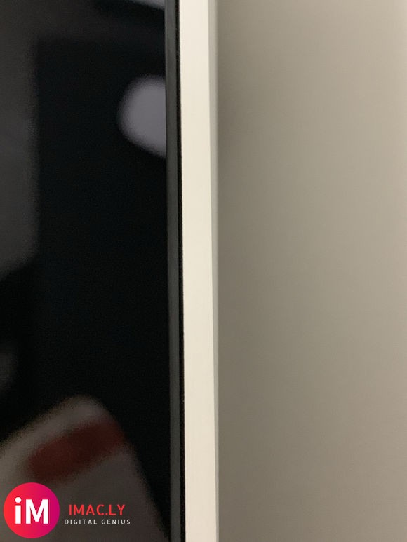 imac 27屏幕与后盖的连接缝隙大正常吗?-2.jpg