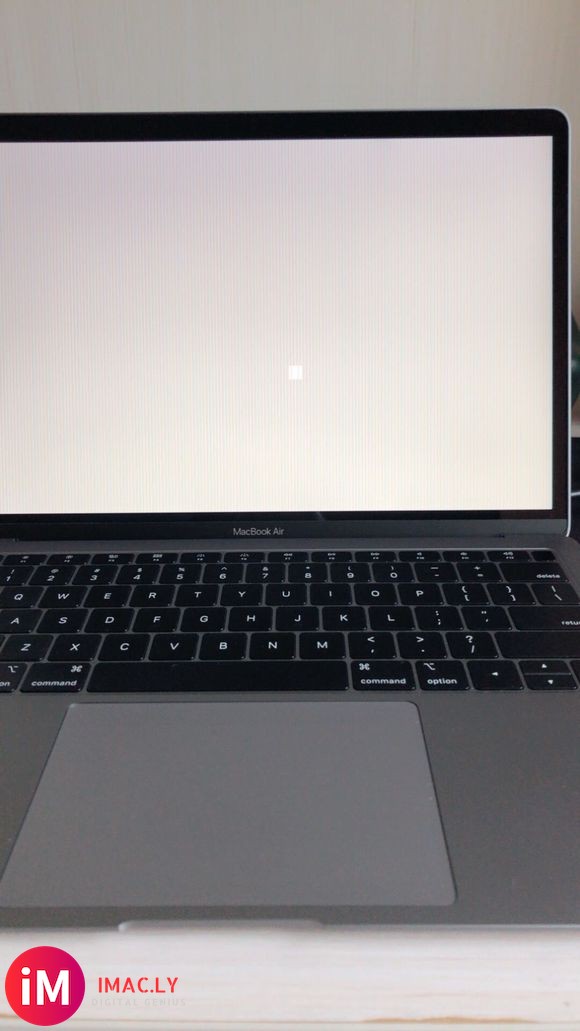 有没有胖友的MacBook Air出现这种情况呀!2018新-1.jpg