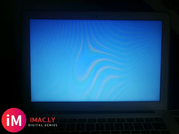 为什么我的macbook win8系统 开机的时候要先过一段-1.jpg