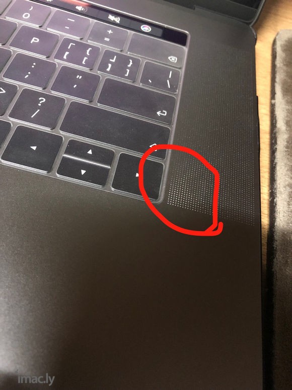 MacBook Pro 刚买的音响左下角有白点,请问大家有类-1.jpg