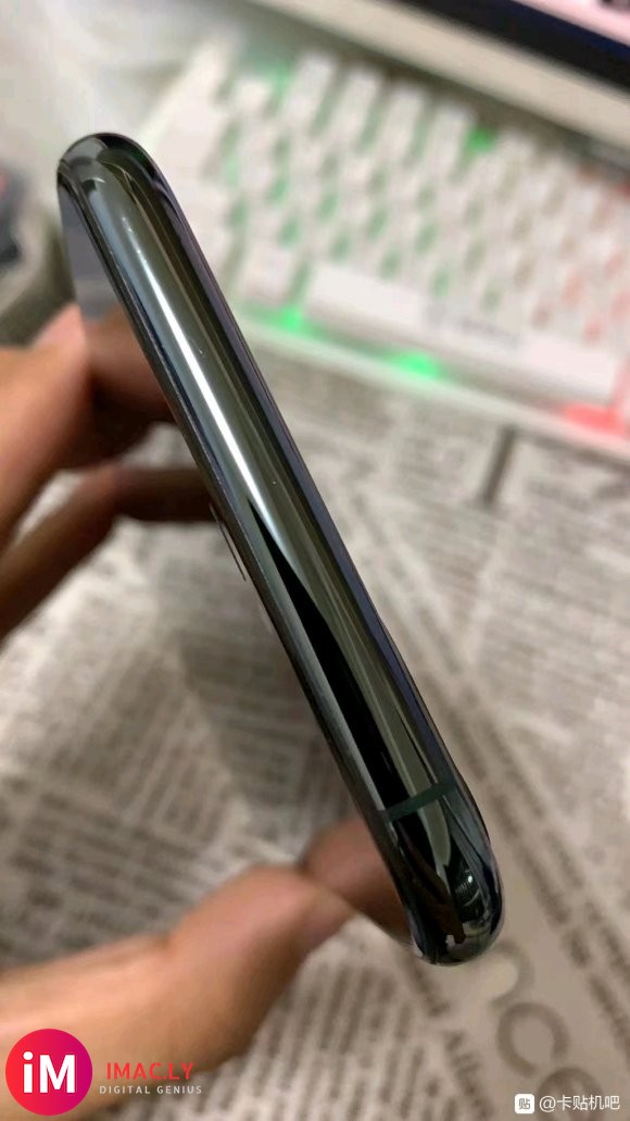 特价机 后玻璃碎了点,纯原三网通有锁iPhone11 pro-2.jpg