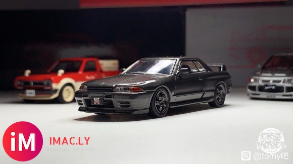 INNO 1:64 SKYLINE R32-6.jpg