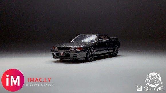 INNO 1:64 SKYLINE R32-1.jpg