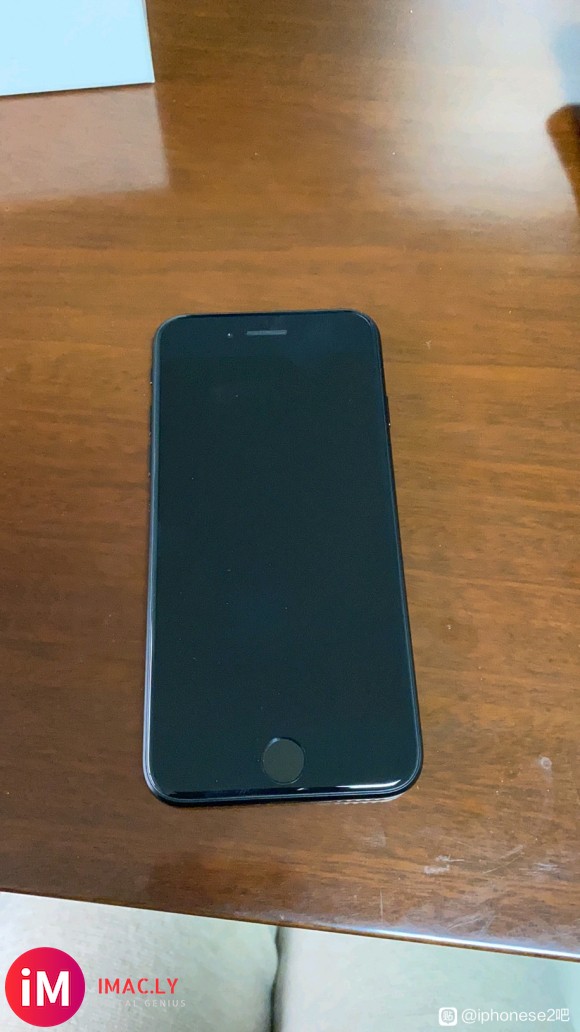 出一台自用iphone se2,黑色,4+64G-2.jpg