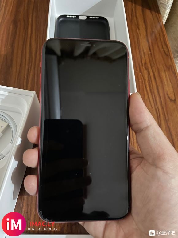 二手iPhone xr 64g自用的,屏幕有略微裂痕看图不影-1.jpg