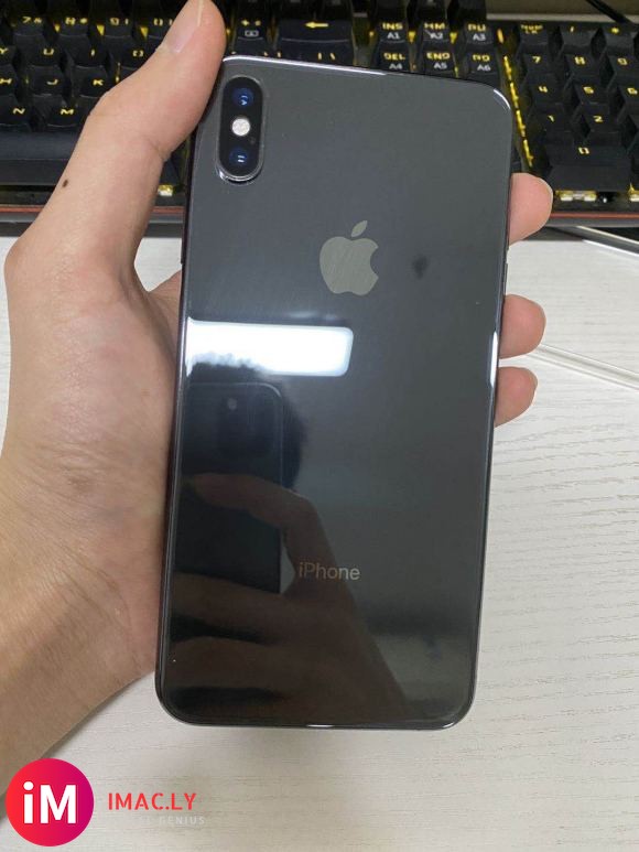 入手了台二手的iphonexsmax256G黑色-1.jpg