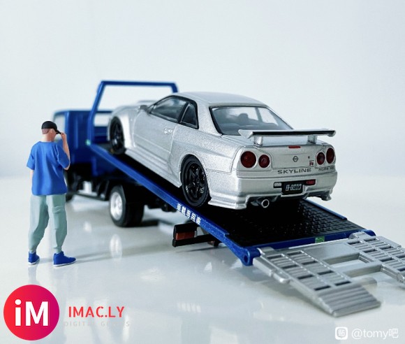 Ignition Model 1/64 Skyline R34-2.jpg