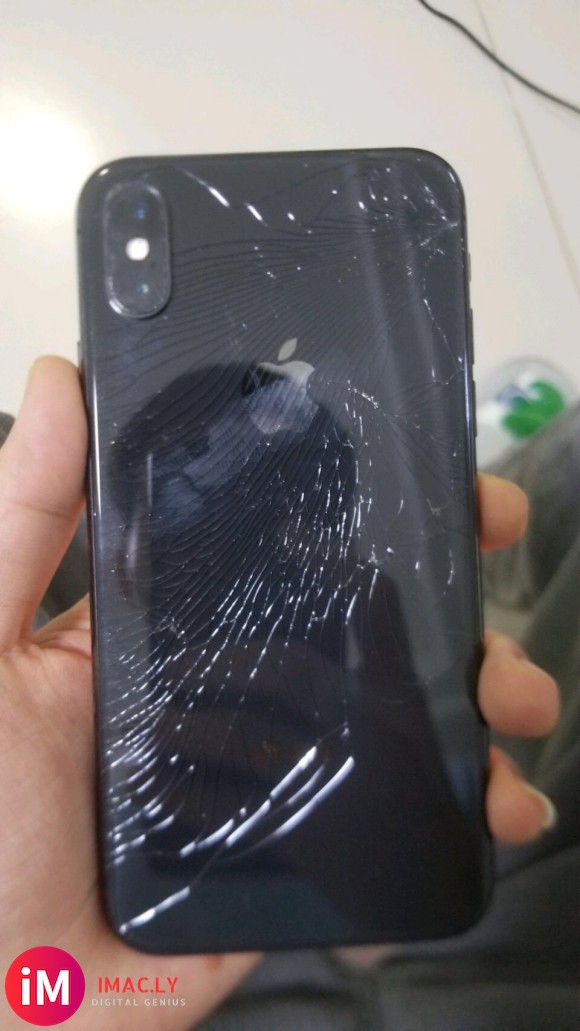 iPhone xs后盖碎了,定制了猫和老鼠。好看吧!没见过这-1.jpg