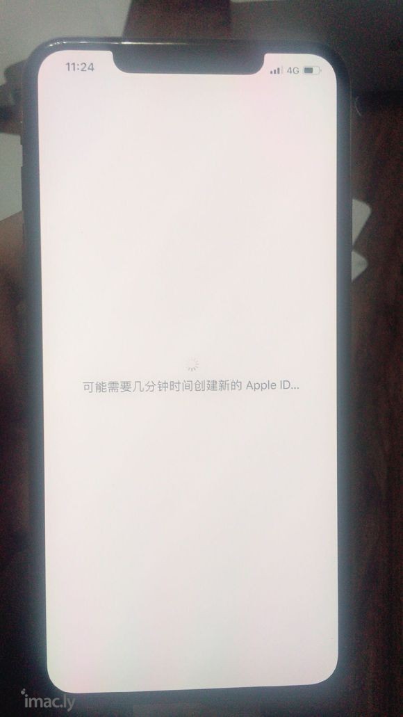 老哥们 XsMax激活创建apple ID用了好久,还是没好-1.jpg