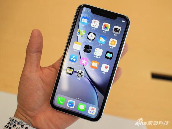 问题来了,mate20和iphone xr的下巴哪个比较窄,-2.jpg