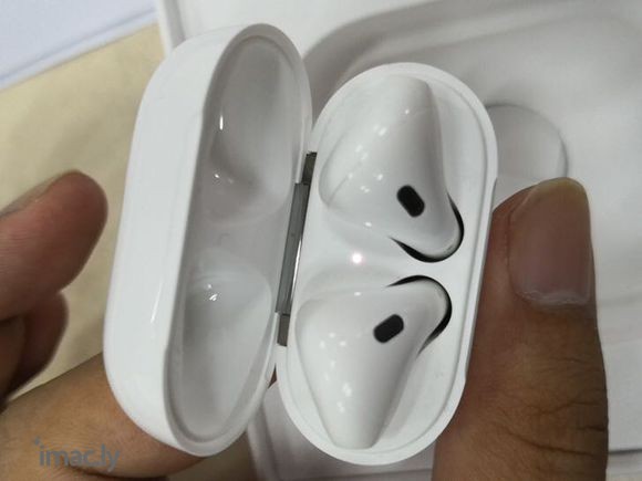 出个苹果耳机 airpods-1.jpg