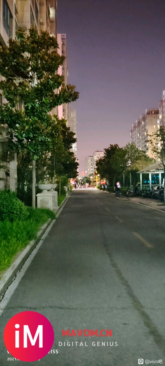 x60pro的夜景太亮了-1.jpg