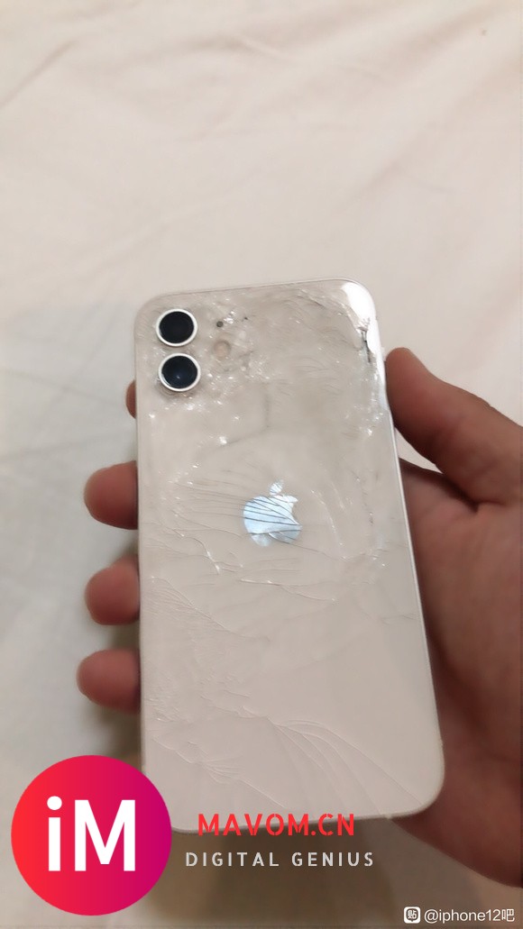 iPhone12 压弯爆屏-2.jpg