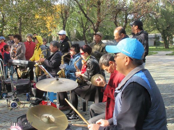 10.28周日,开心歌友在天坛活动相片!(摄影:雨竹,戴星华)-6.jpg